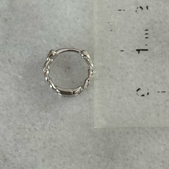 Silver Chain Link Small Huggie Hoop Earrings 

Brand New

Stainless Steel - Picture 4 of 5